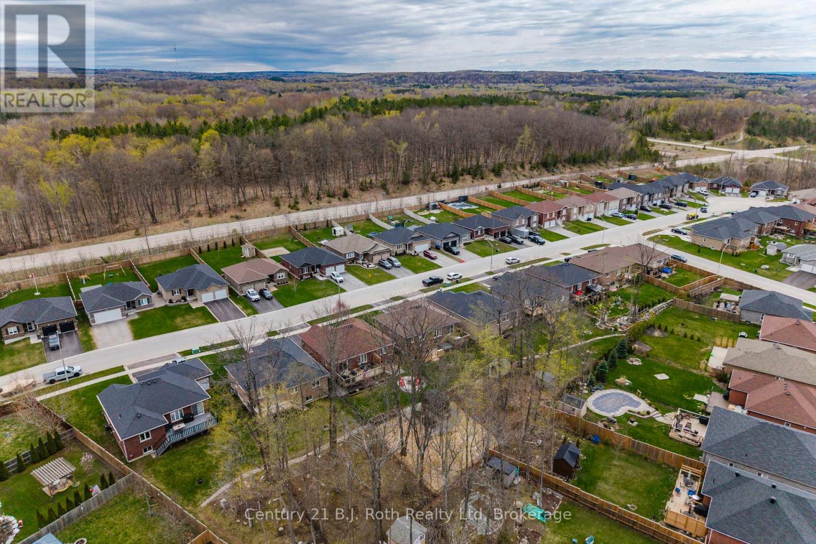 24 HUNTER AVENUE - 47