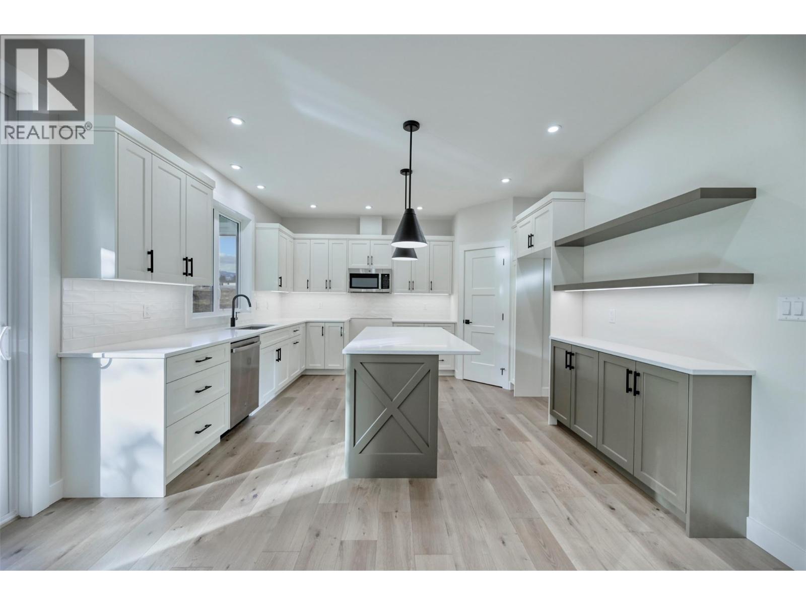 3620 LOBELIA Drive, Osoyoos