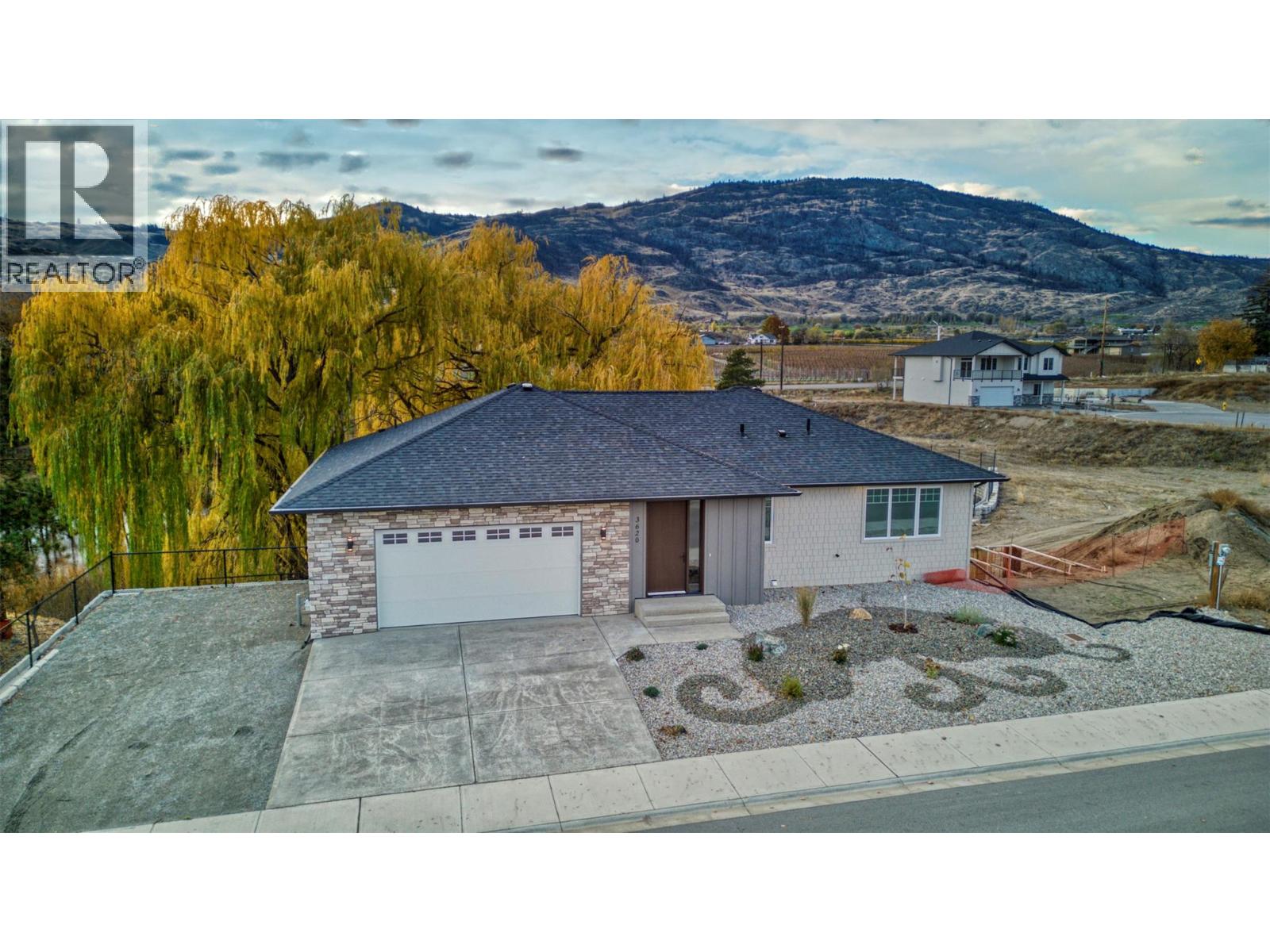 3620 LOBELIA Drive, Osoyoos