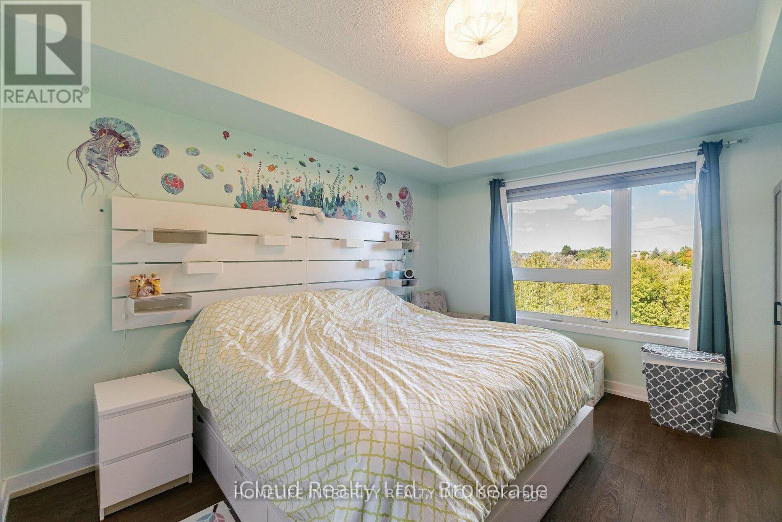 #402 69 BOYNE STREET - 11