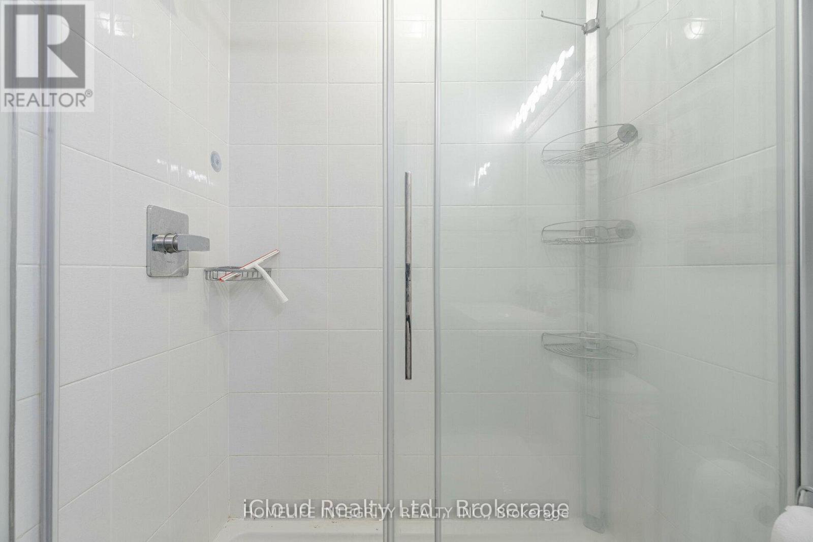 #402 69 BOYNE STREET - 13