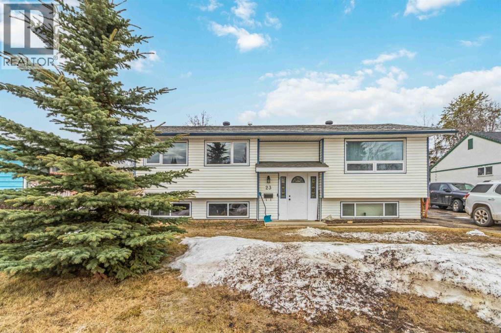 23 Clark Crescent, Fort McMurray