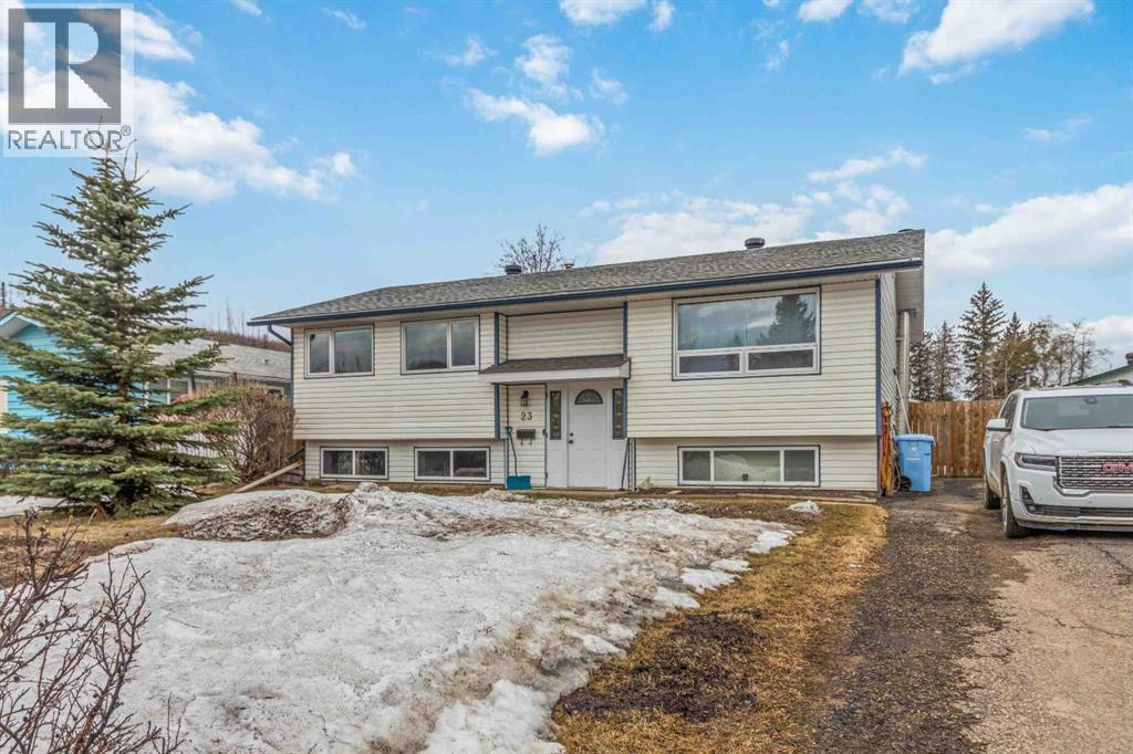 23 Clark Crescent, Fort McMurray