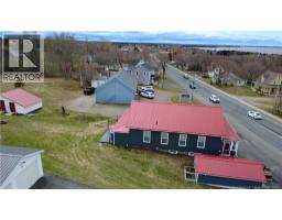 Sunroom - 300 Boulevard St-pierre Ouest, Caraquet, NB E1W1A3 Photo 6
