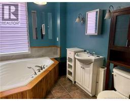 300 Boulevard St-pierre Ouest, Caraquet, NB E1W1A3 Photo 18