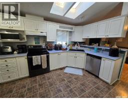 Enclosed porch - 38 Prairie Sun Court, Swift Current, SK S9H3X3 Photo 8
