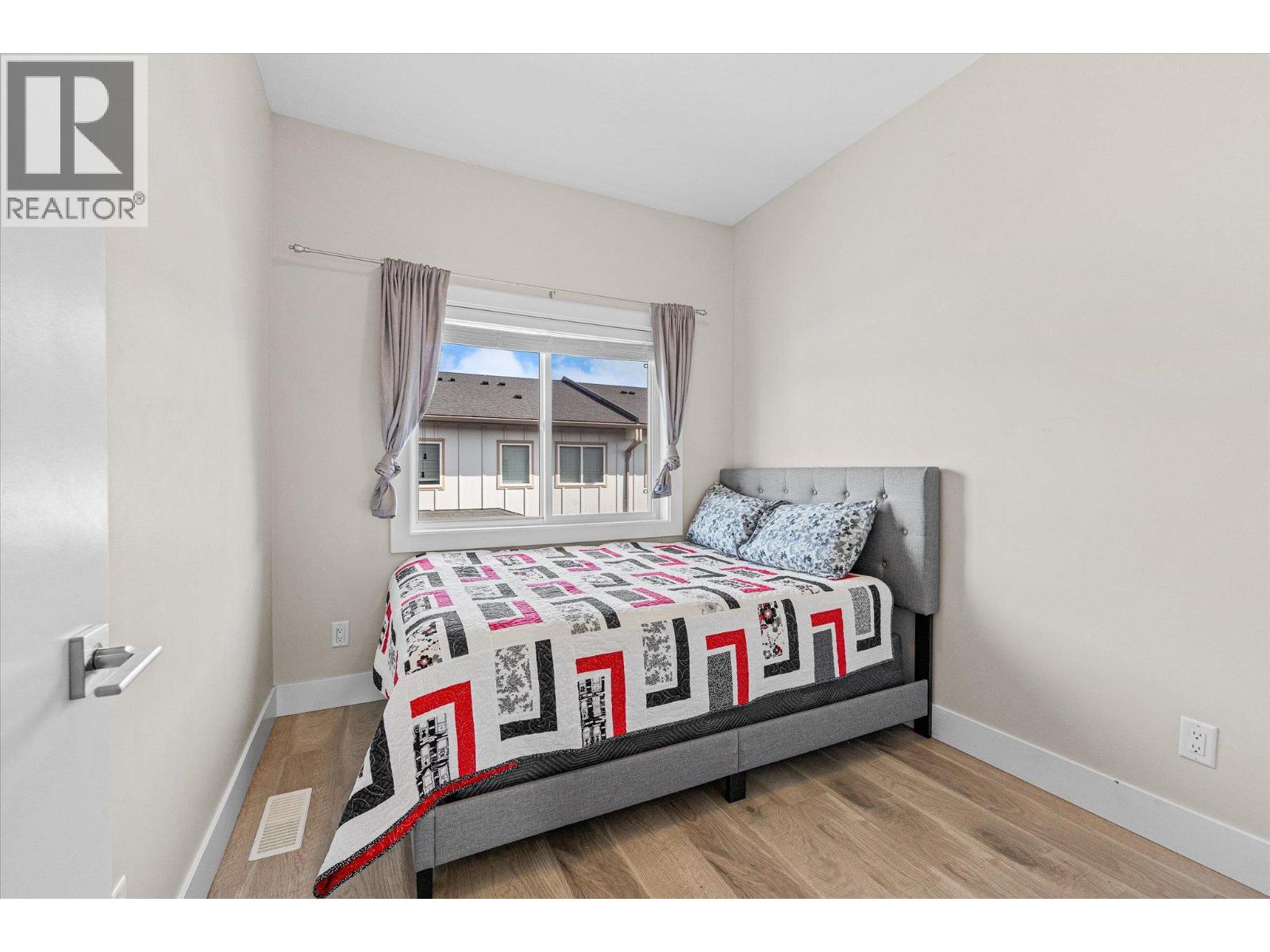 #17 255 Taylor Road - 26