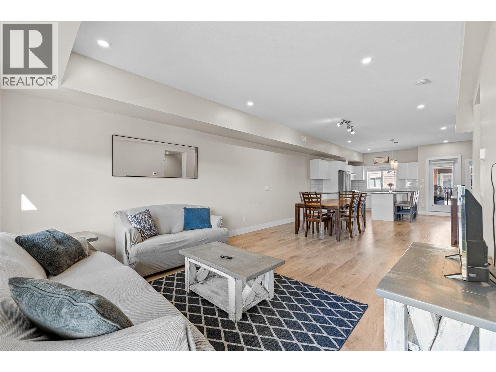 #17 255 Taylor Road - 14