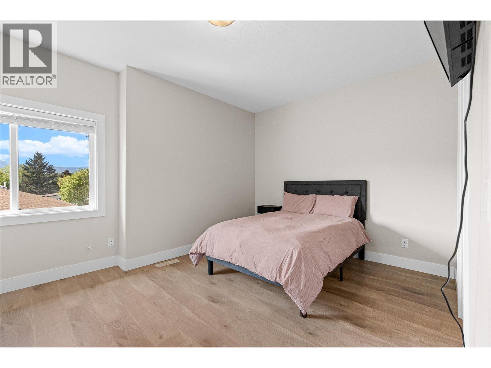 #17 255 Taylor Road - 20