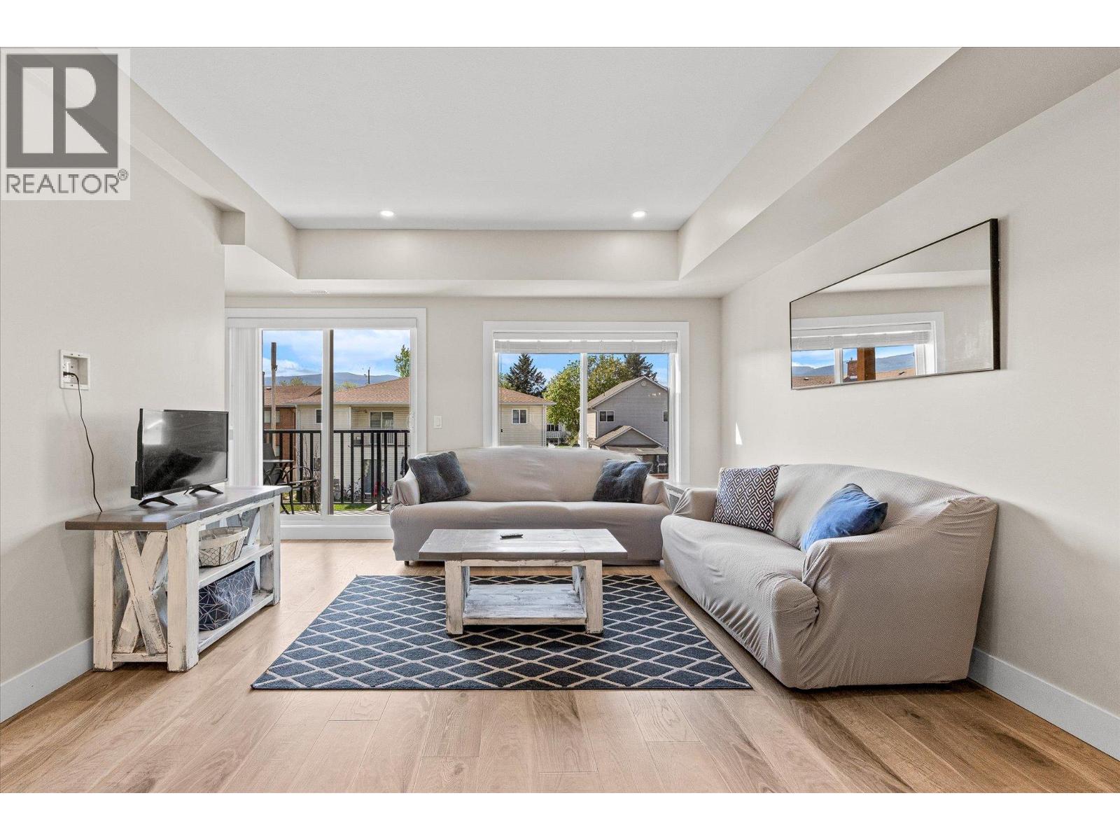 #17 255 Taylor Road - 3