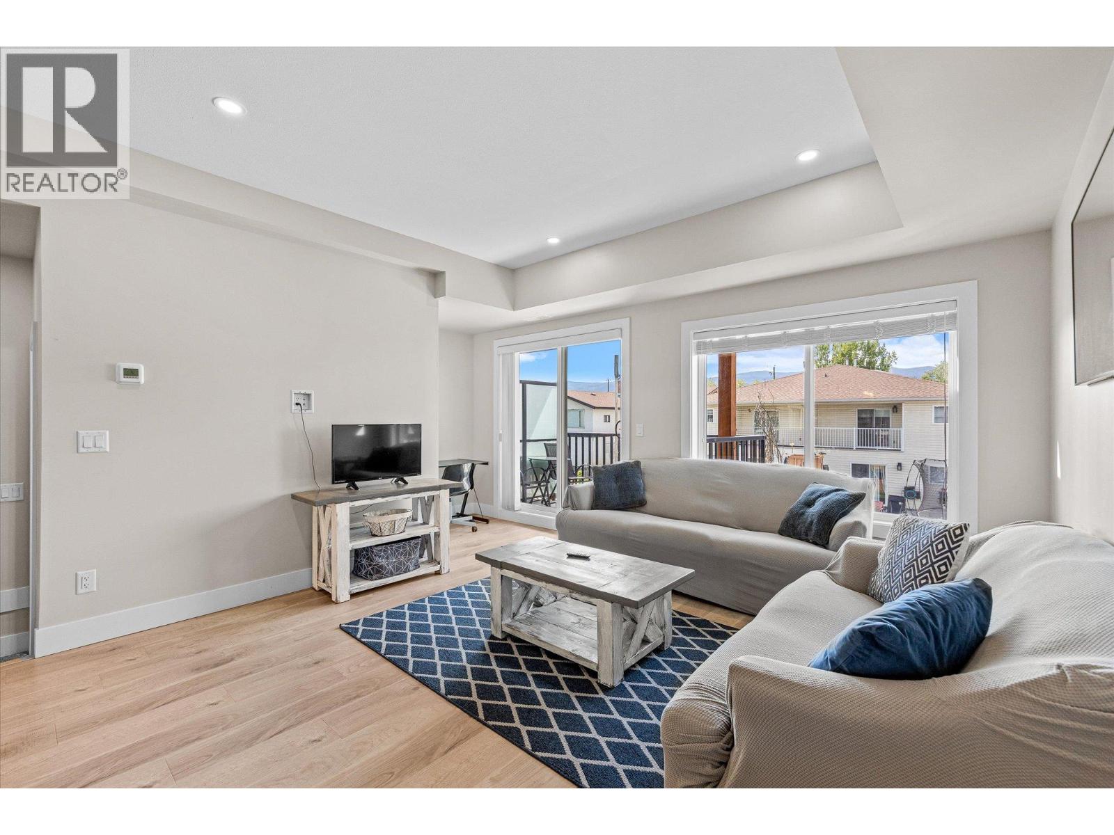 #17 255 Taylor Road - 13