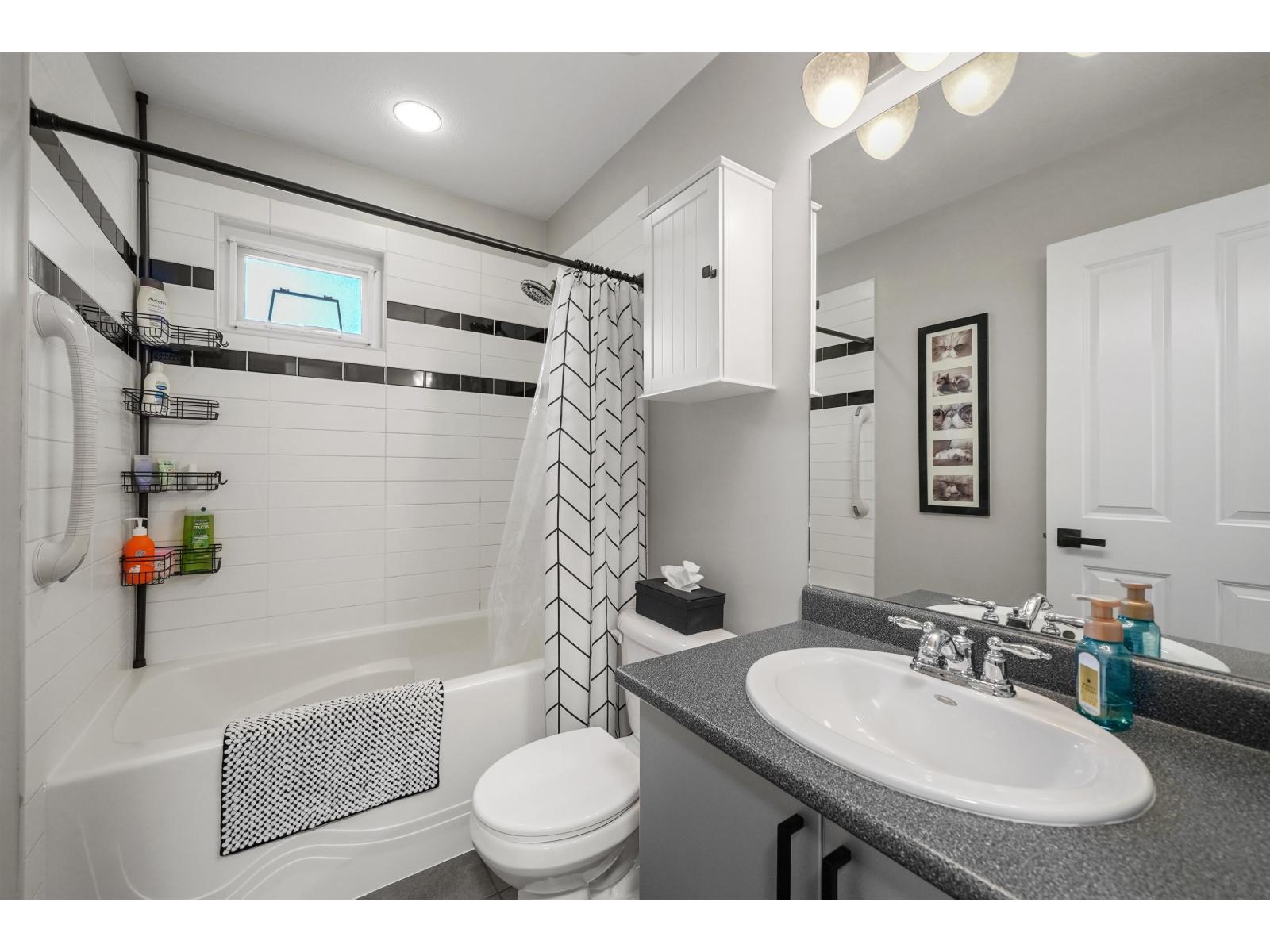 3 Bed, 3 Bath Apartment for Sale in Surrey – 8 6575 192 STREET, Surrey – MLS# R3122203 - Image 17