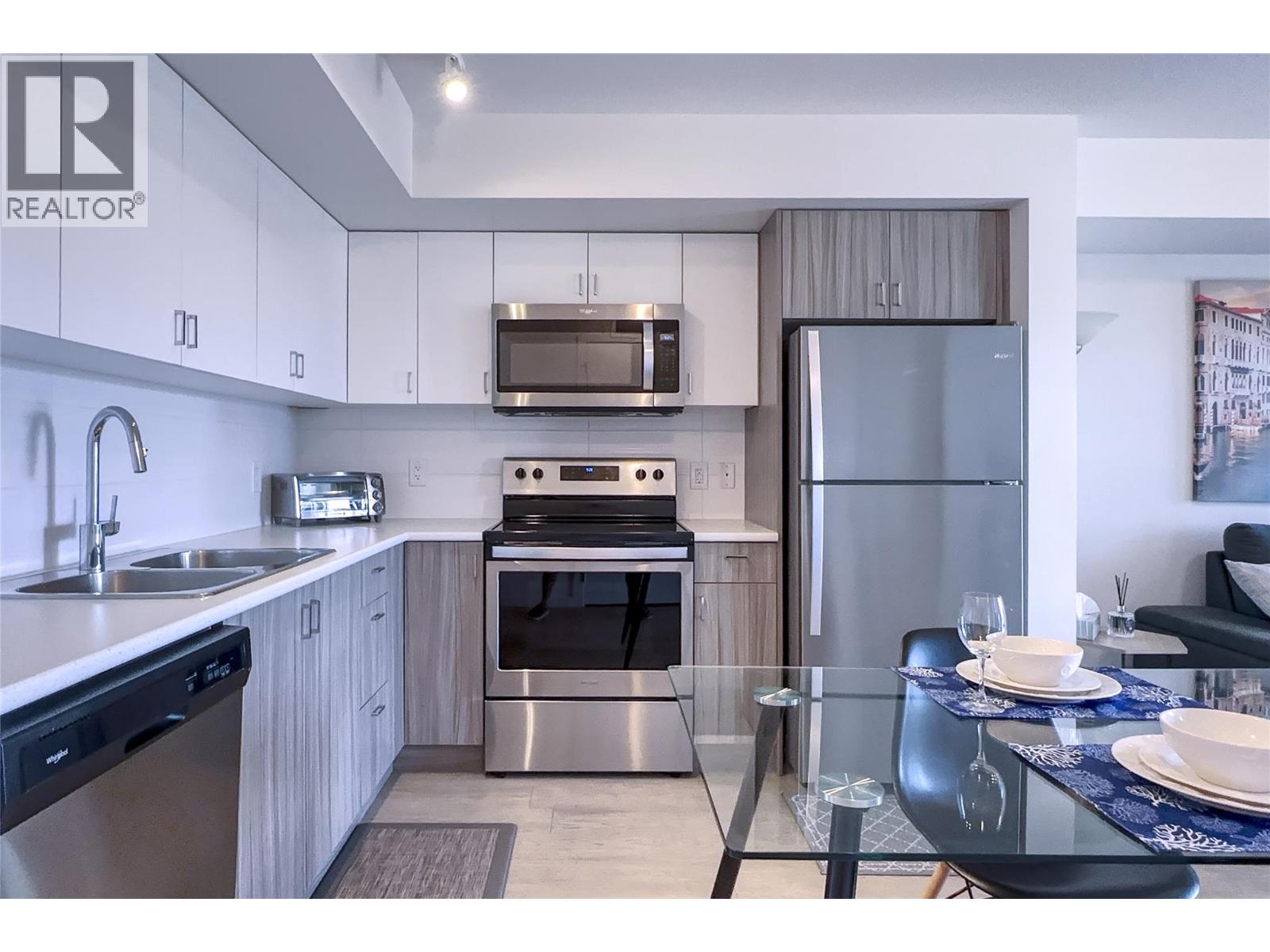 725 Academy Way Unit# PH5, Kelowna