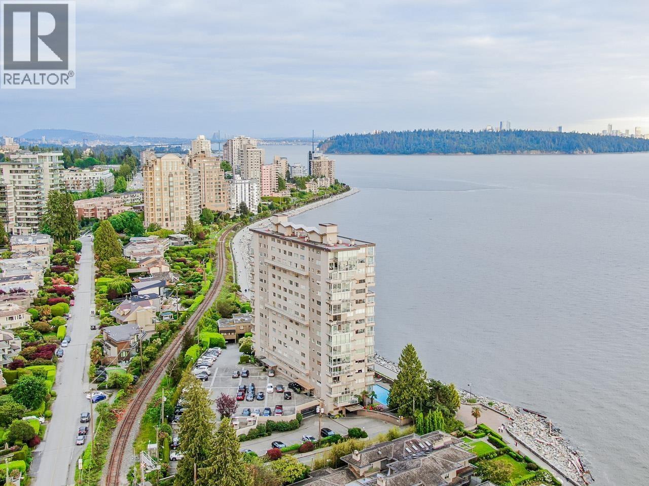 807 150 24TH STREET, West Vancouver
