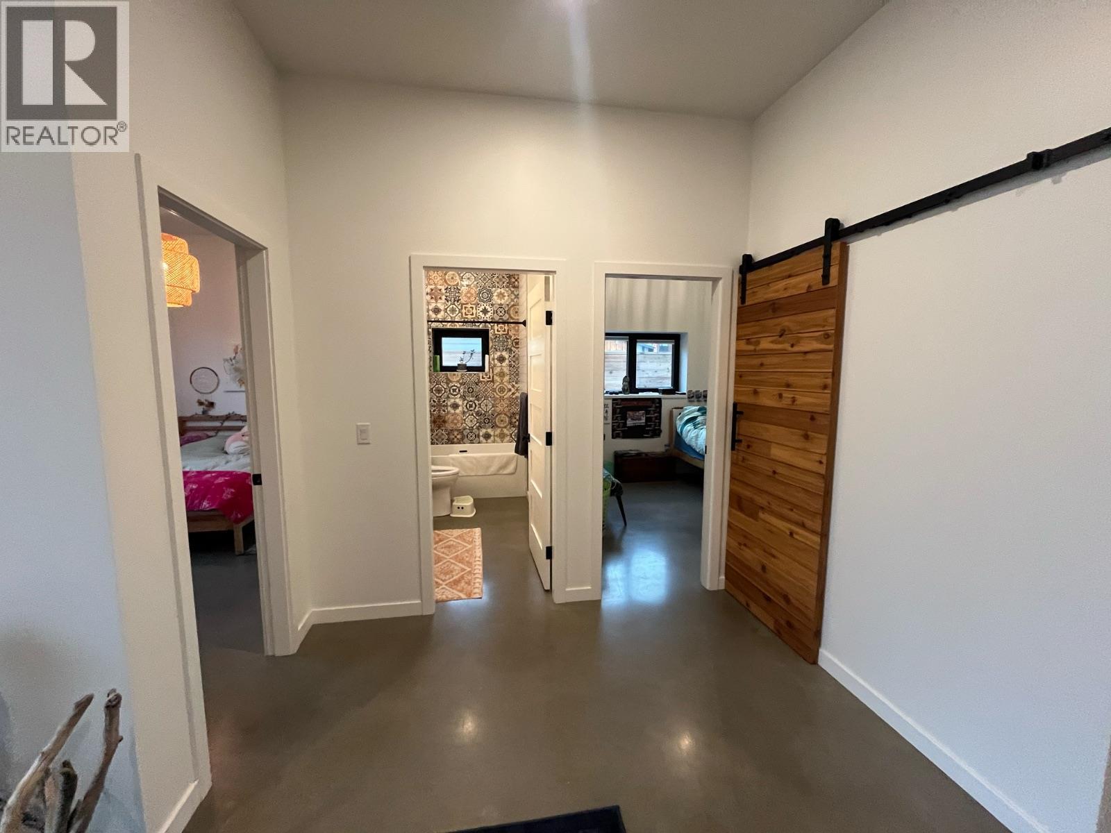 702 Center Street - 17