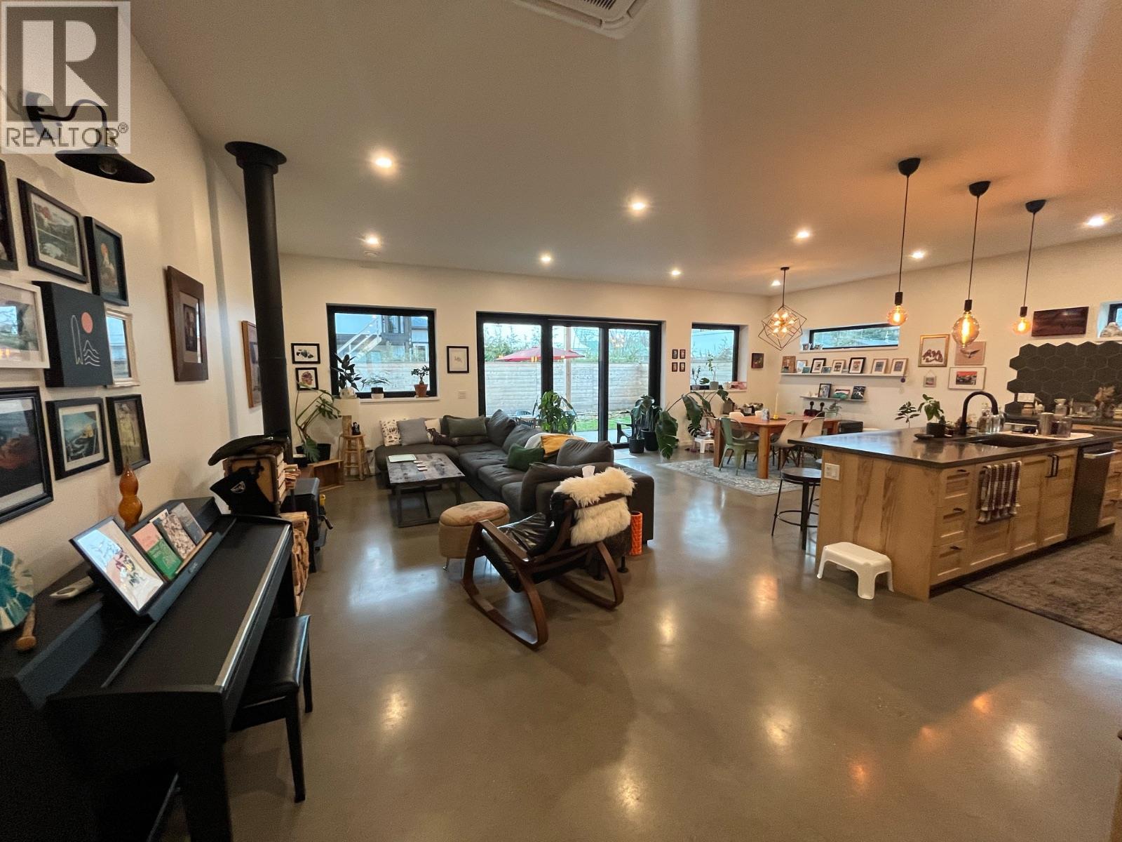 702 Center Street - 5