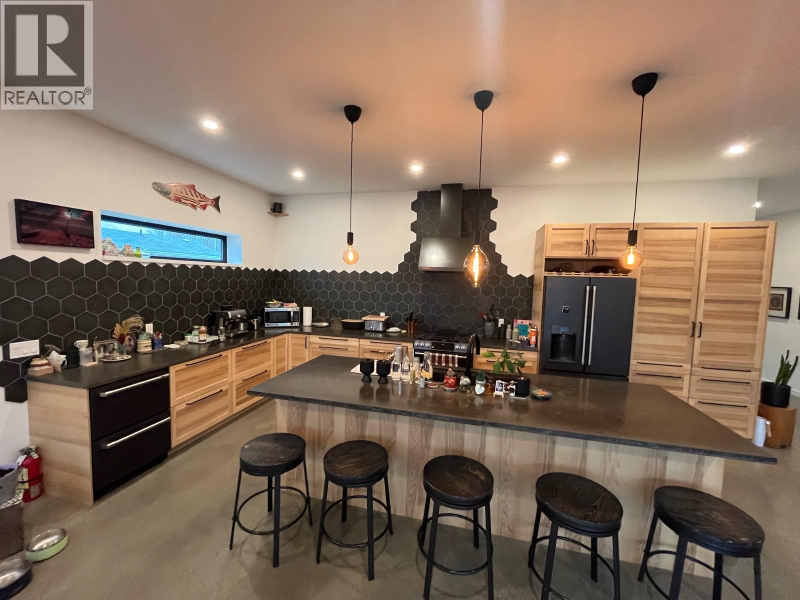 702 Center Street - 6