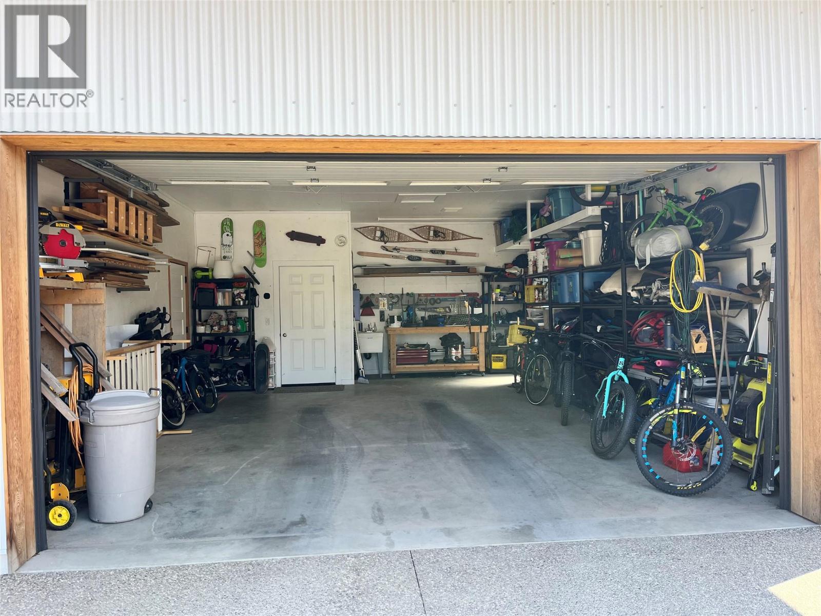 702 Center Street - 26