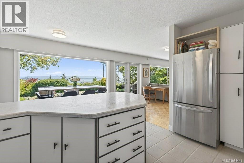 5041 Seaview Dr - 26