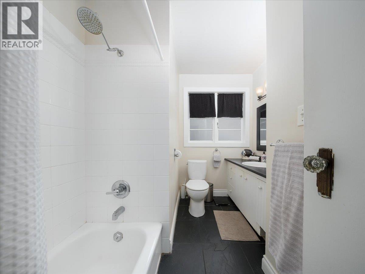 322 E 25TH STREET, North Vancouver