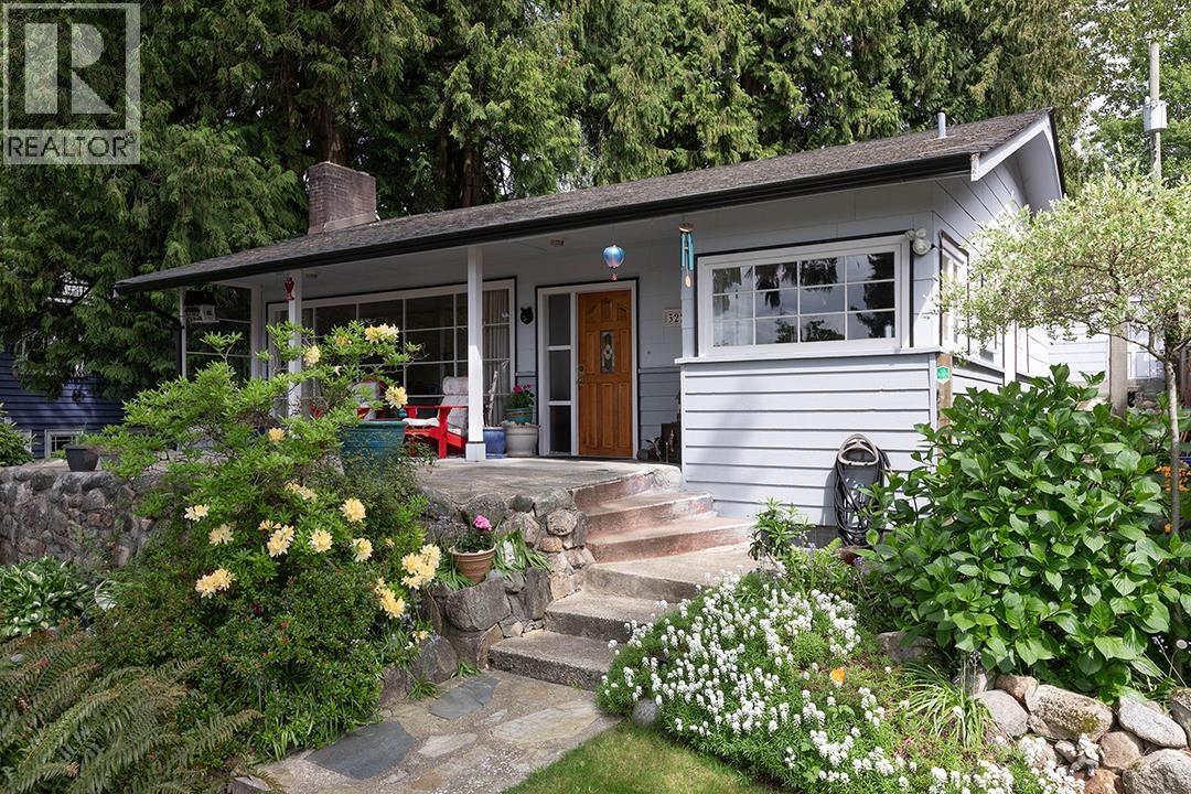 322 E 25TH STREET, North Vancouver