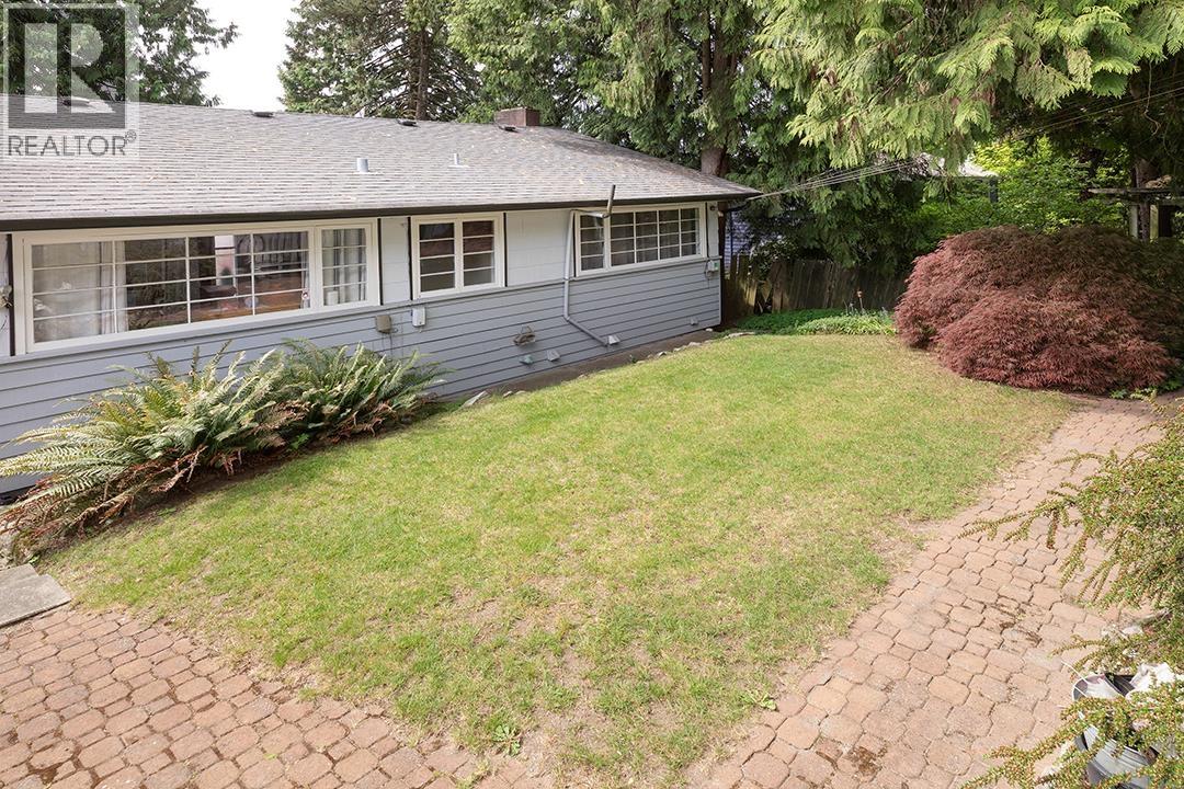 322 E 25TH STREET, North Vancouver