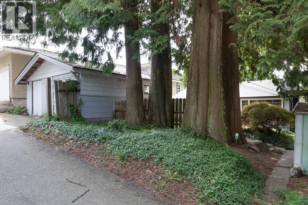 322 E 25TH STREET, North Vancouver