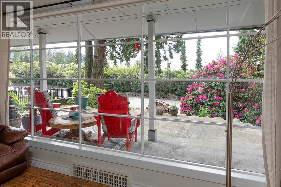 322 E 25TH STREET, North Vancouver