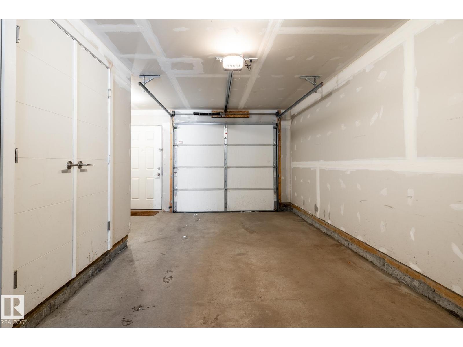 #127 2560 PEGASUS BV NW - 49