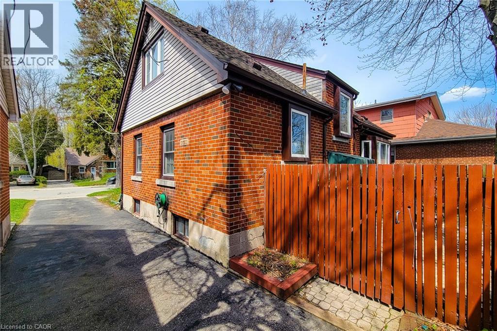 63 BINKLEY Crescent, Hamilton, Ontario, L8S3K8 — Photo 4