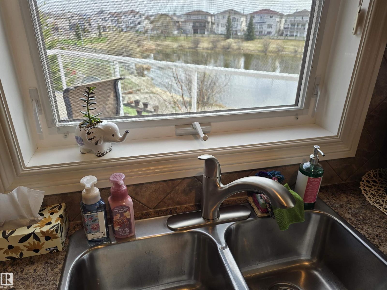 7429 162 AV NW - 26