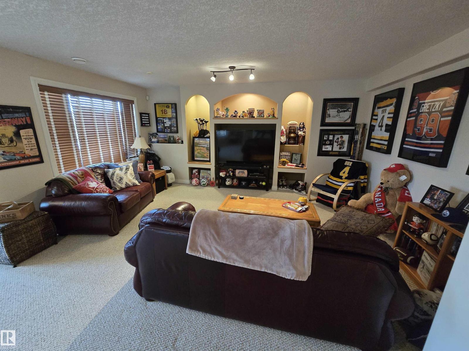 7429 162 AV NW - 60