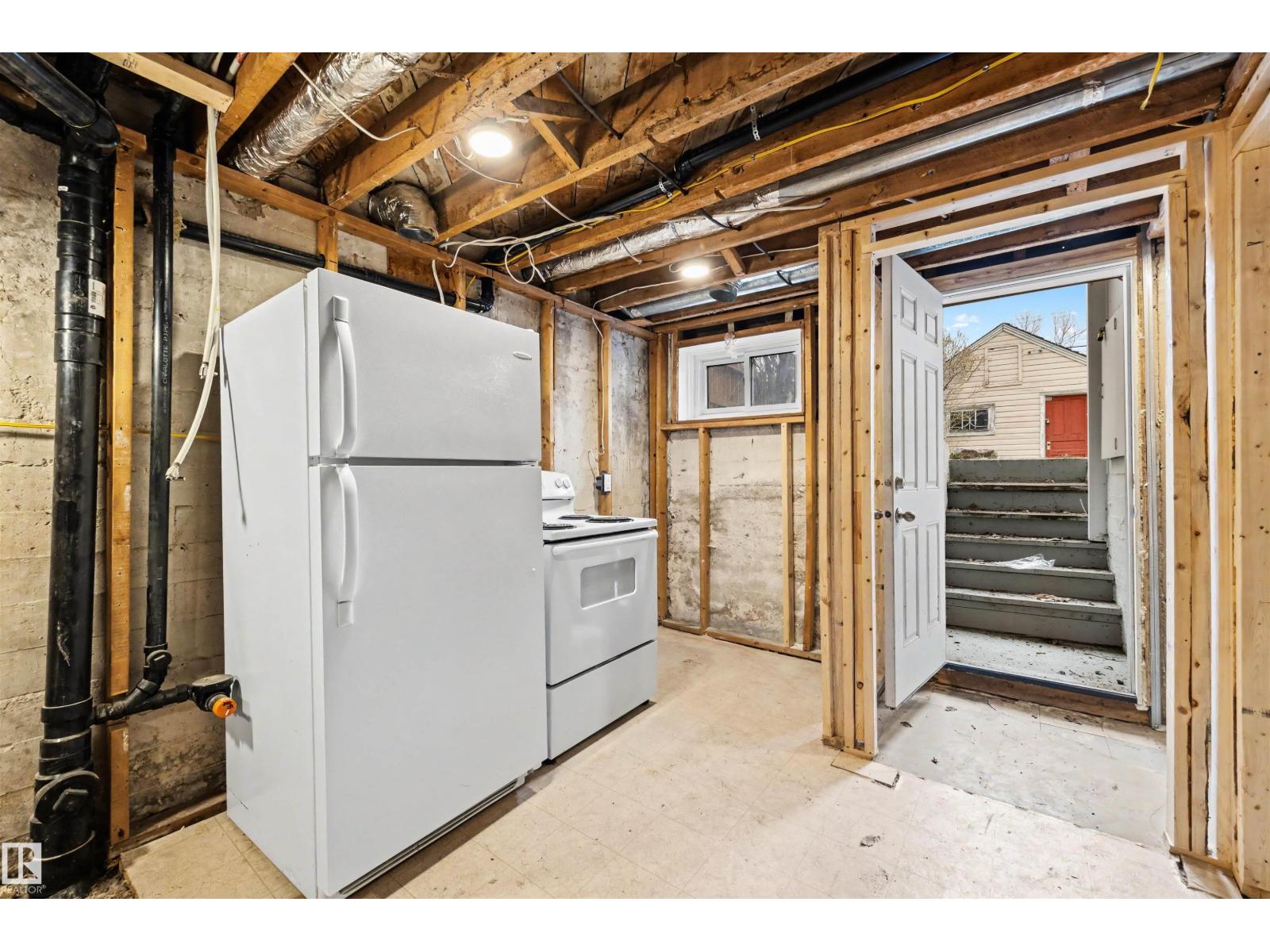 11421 68 ST NW - 24