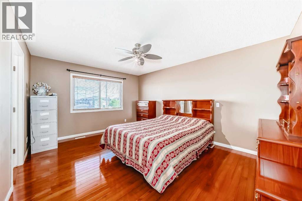 148 Saddlecrest Gardens NE - 19