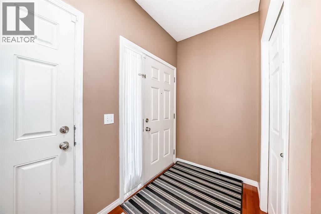 148 Saddlecrest Gardens NE - 4