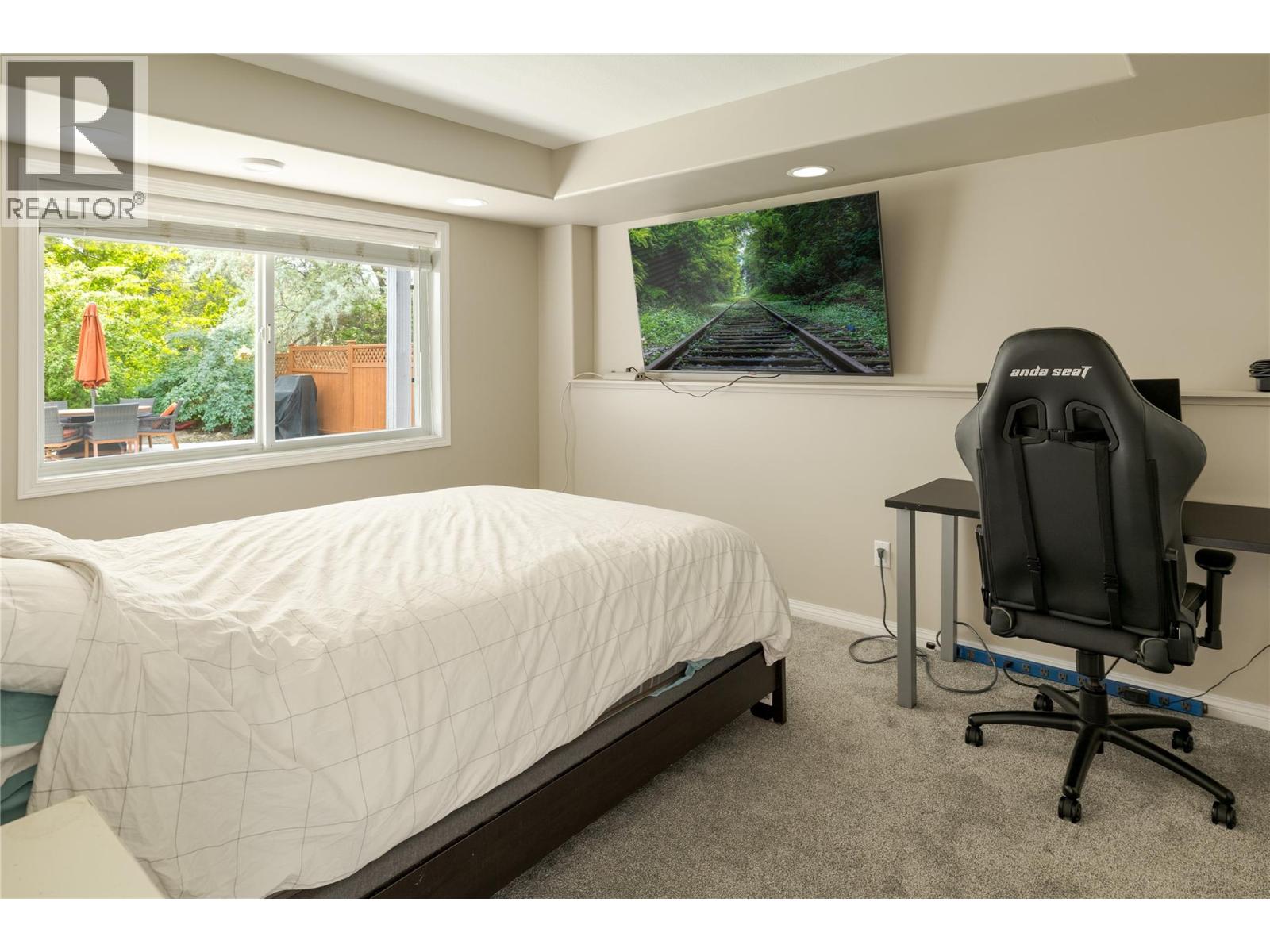 1061 Caledonia Way - 36