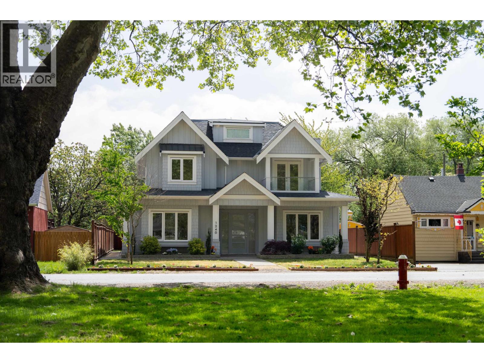1240 LANCASTER CRESCENT