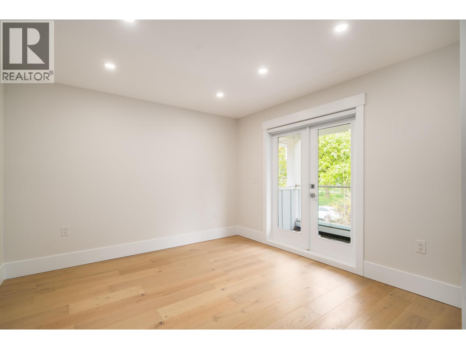1240 LANCASTER CRESCENT