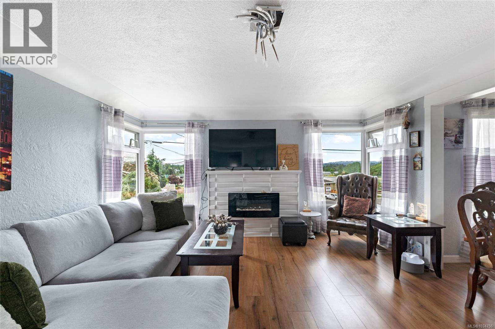  730 Burnside Road West, Saanich