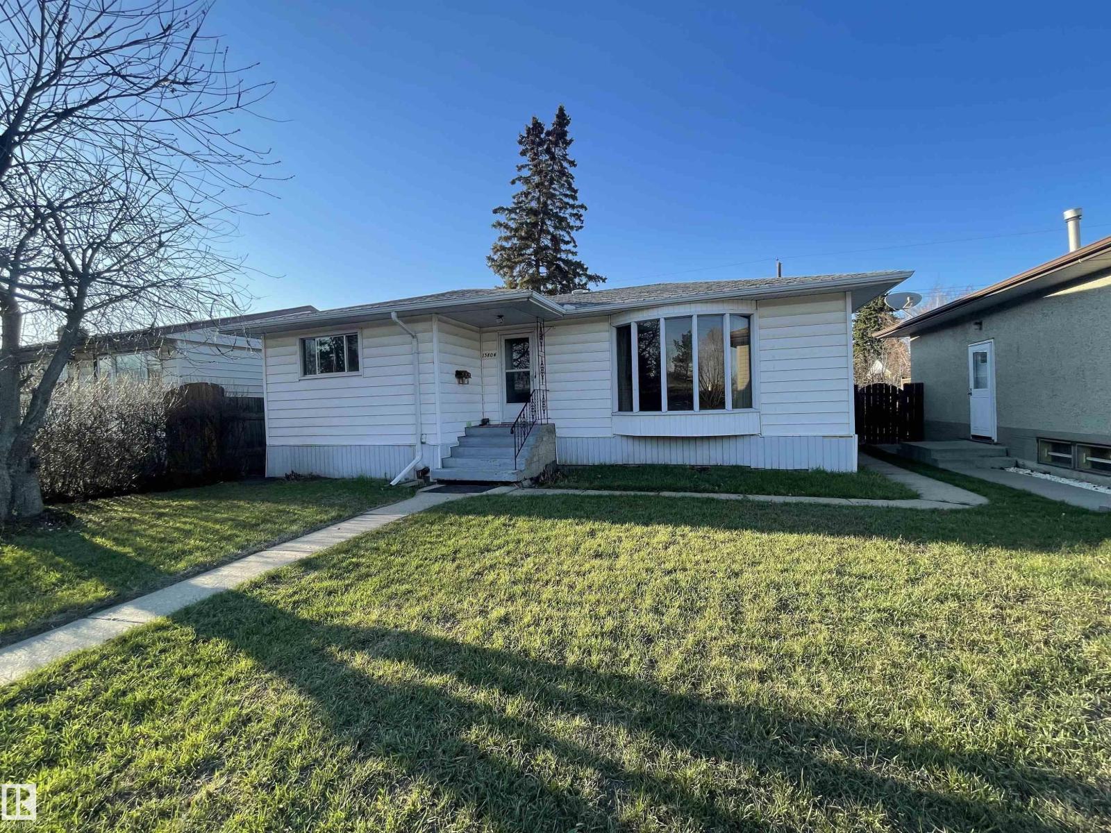 13804 132 AV NW - 26