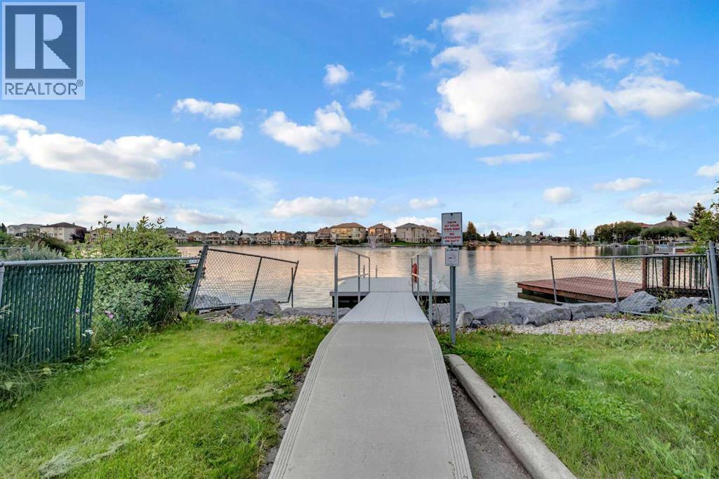 208 Coral Shores Bay NE - 4