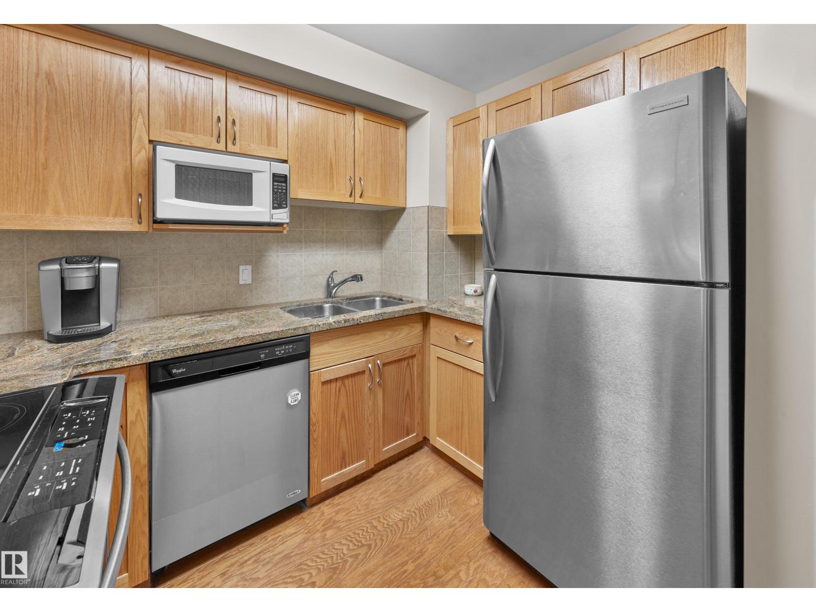 11140 83 AV NW - 10