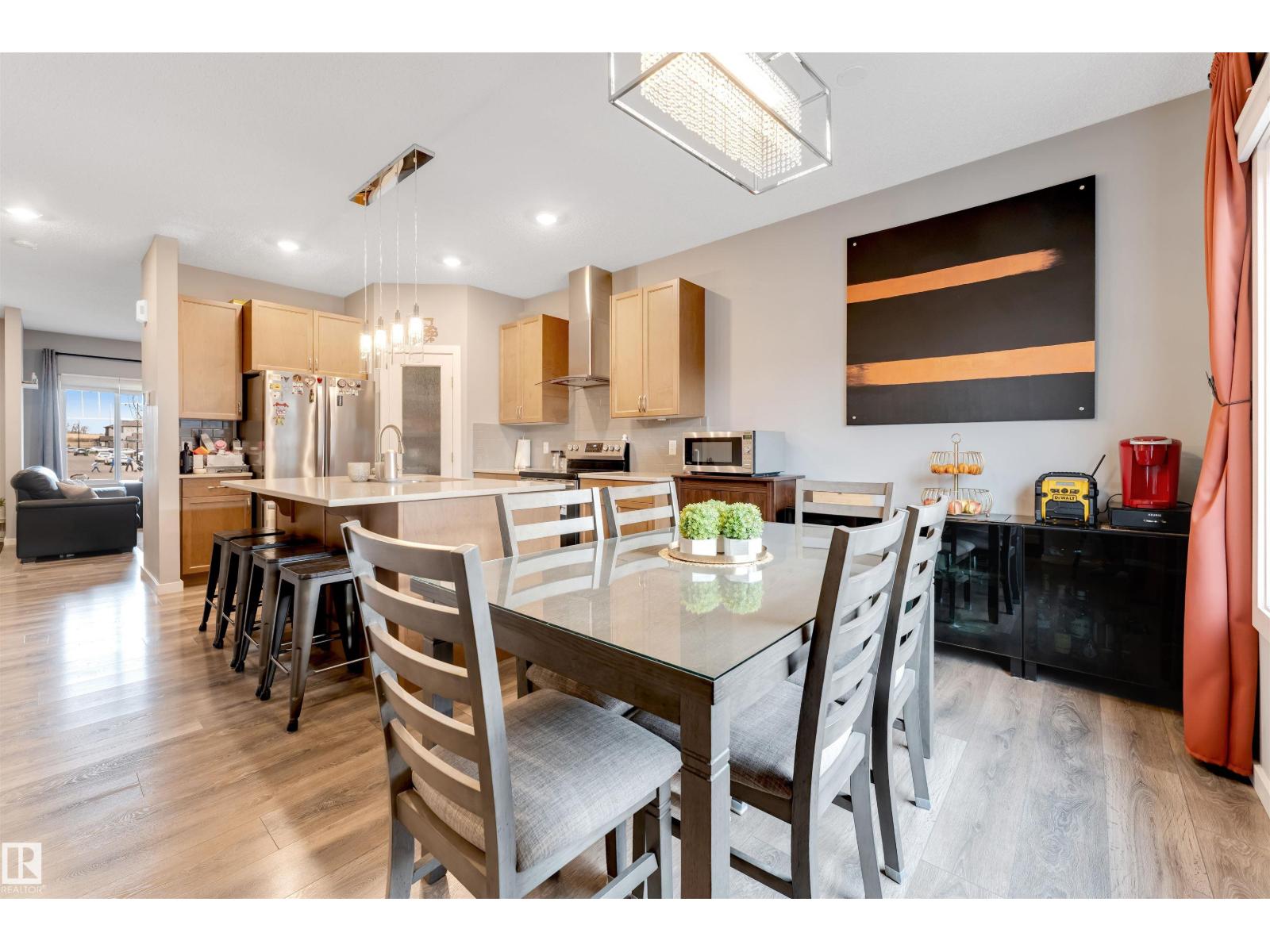 2652 Maple Way NW, Edmonton
