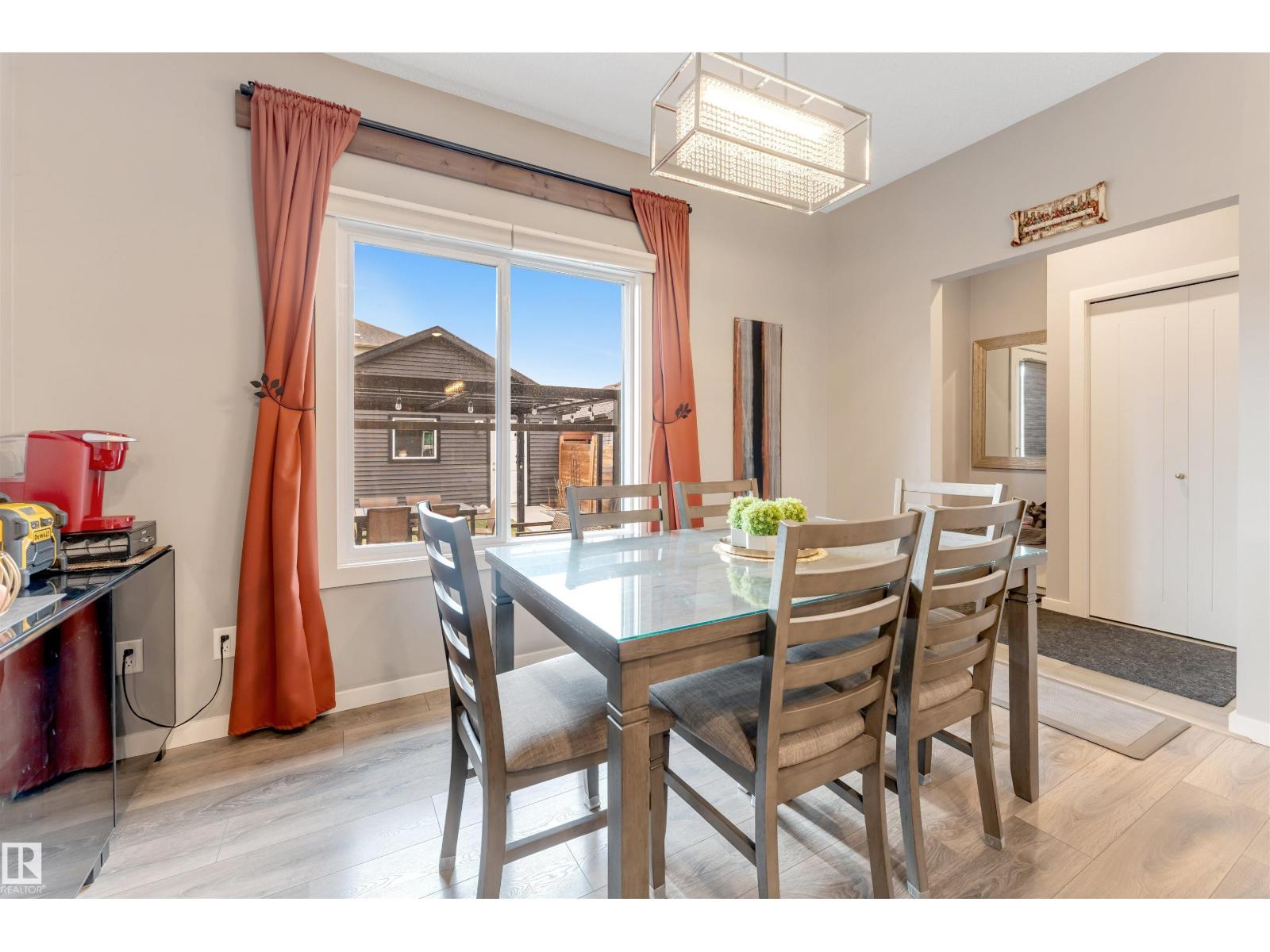 2652 Maple Way NW, Edmonton