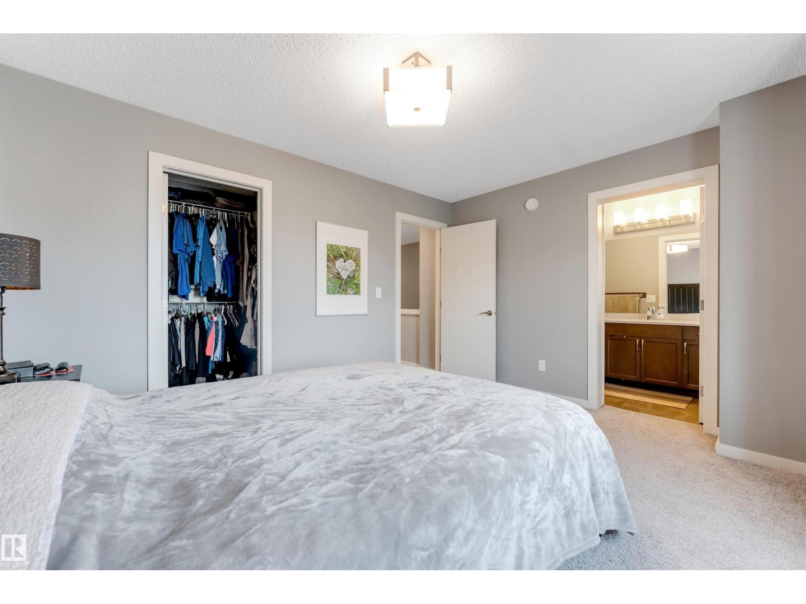 2652 Maple Way NW, Edmonton