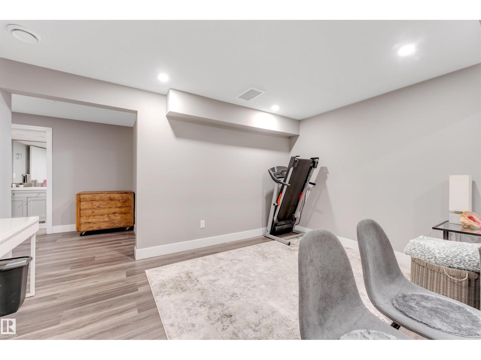 2652 Maple Way NW, Edmonton