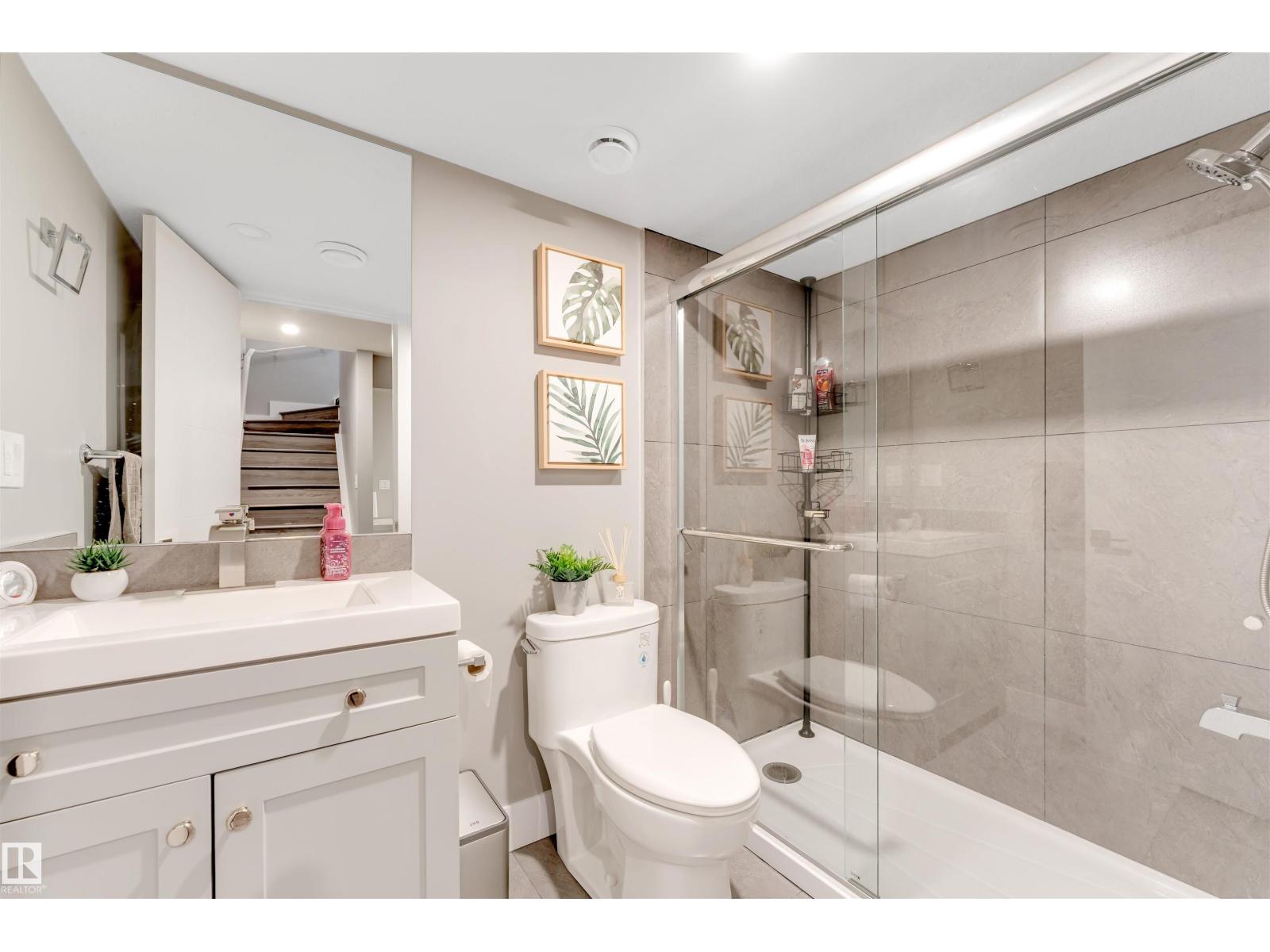 2652 Maple Way NW, Edmonton