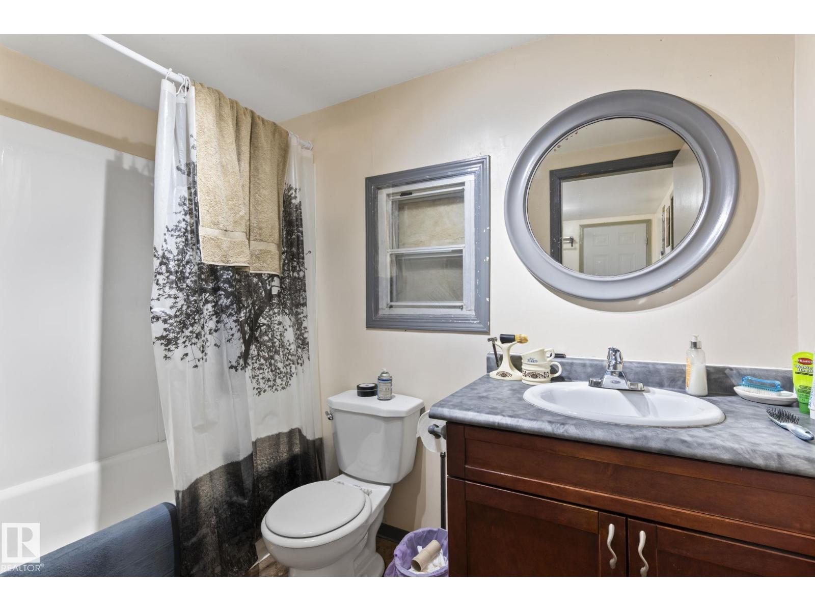A & B, 4858 CENTRE ST - 29