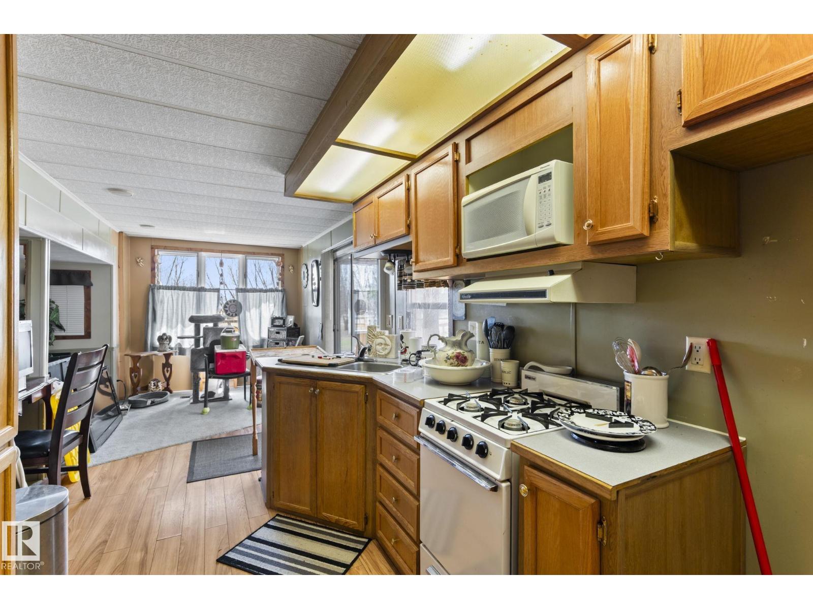 A & B, 4858 CENTRE ST - 42