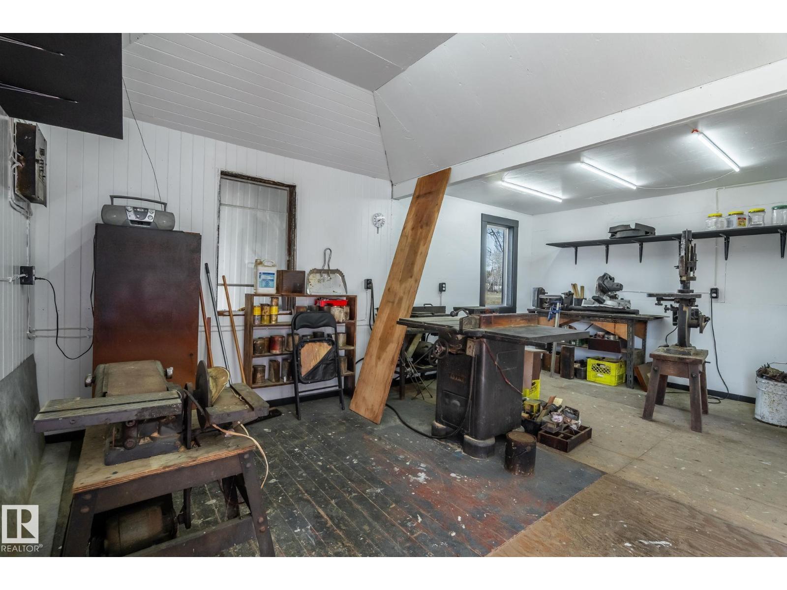 A & B, 4858 CENTRE ST - 46